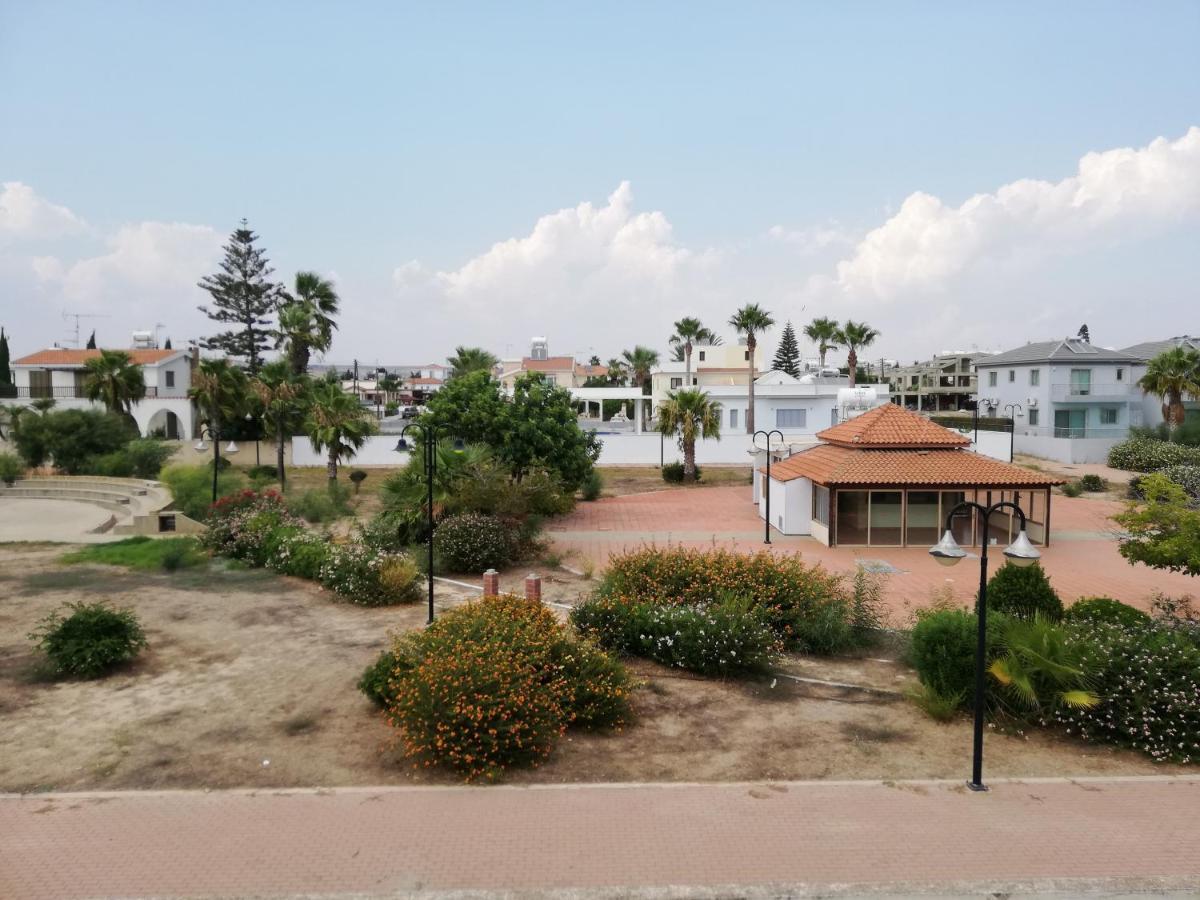 Ria Beach Sea View Apartment Pyla Eksteriør billede